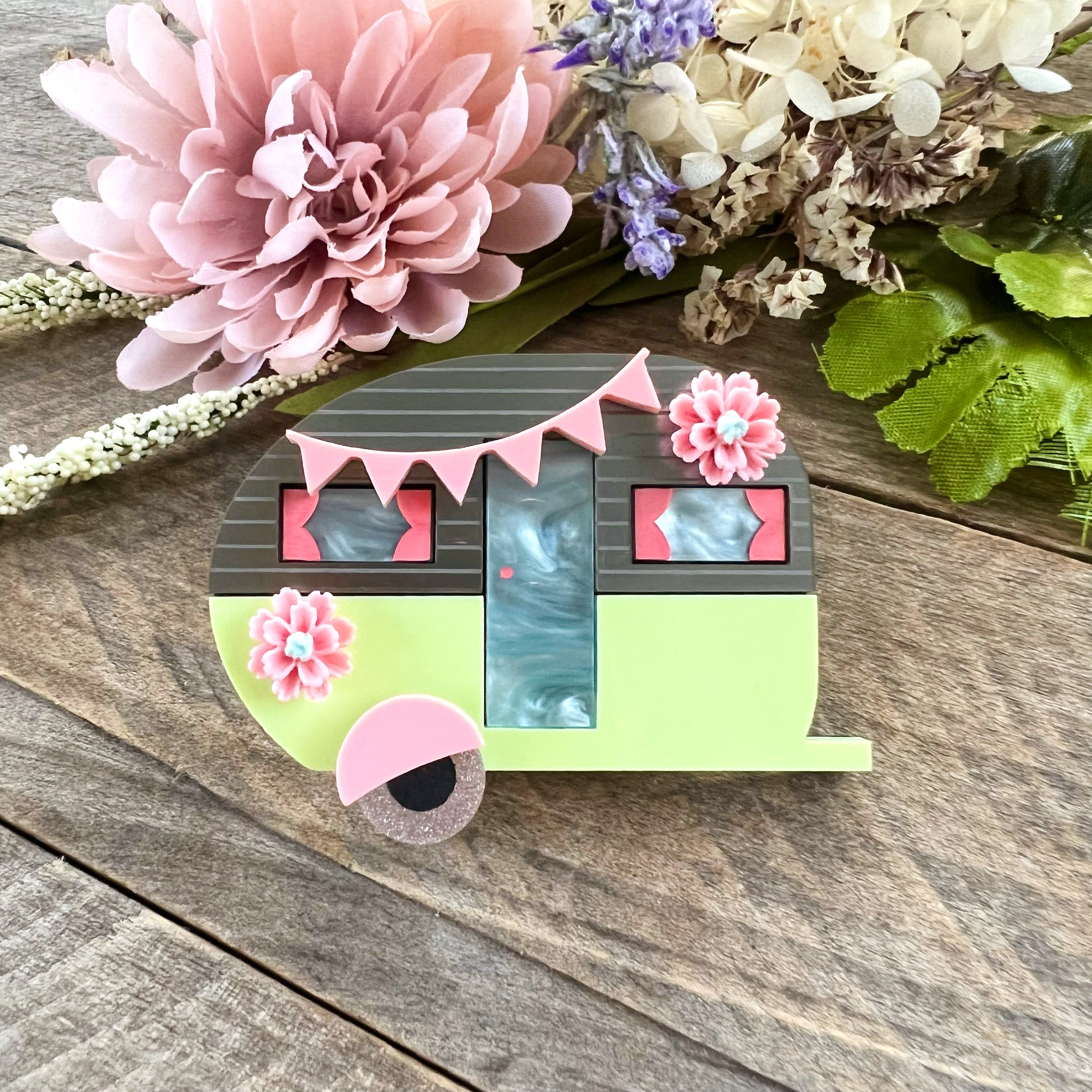 Brooch Treasure Pull