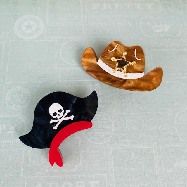 Mini Brooch Treasure Pull