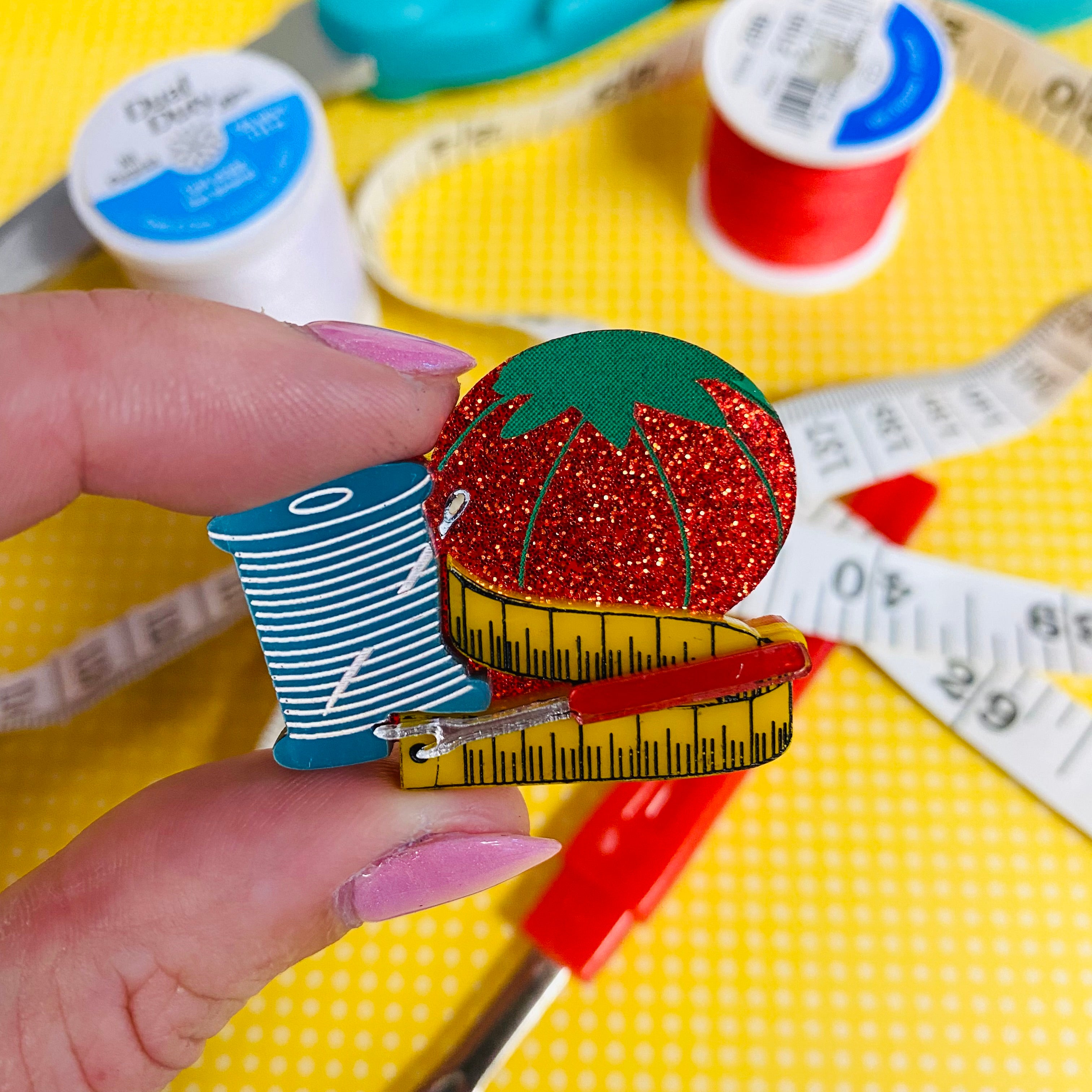 Mini Brooch Treasure Pull