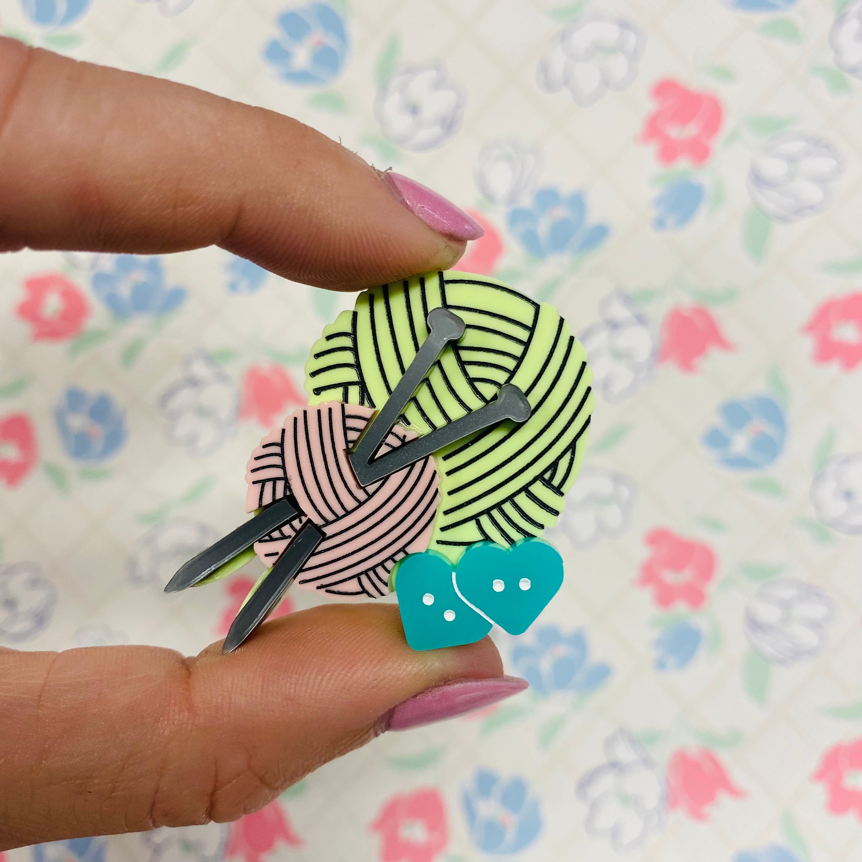 Mini Brooch Treasure Pull