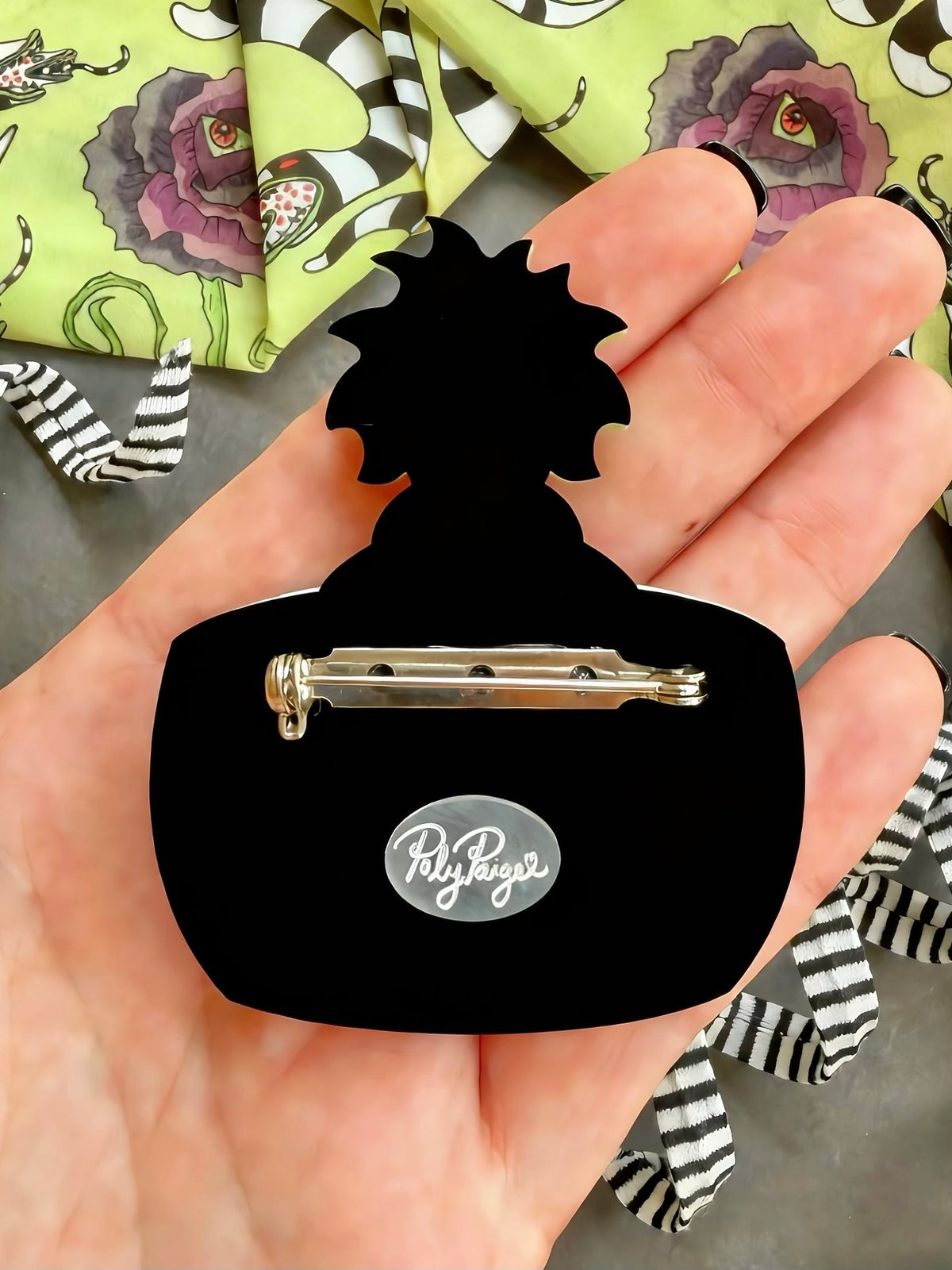 Decoy Bob Brooch - Weird Horror Statement Pin